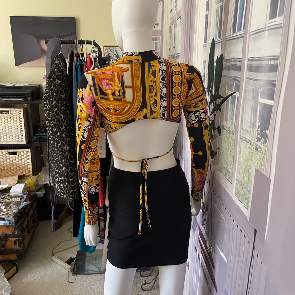 Timing Bold Baroque Style Print Print Reminiscent Of Versace Top. Size S - Picture 3 of 5